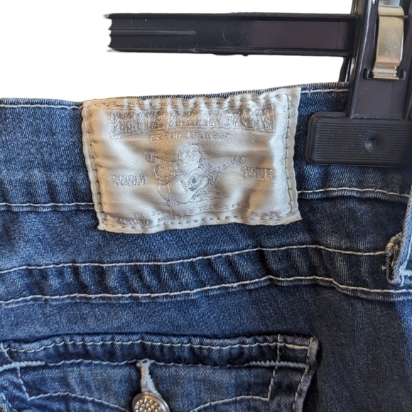 True Religion women's jeans size 25.  Silver badge on back of jeans. - Picture 3 of 9